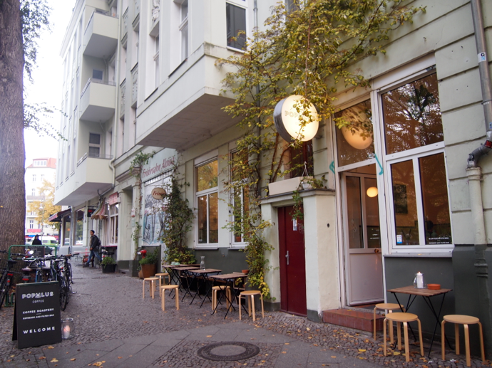 th PA225498 都会の自然が気持ちいい！東ベルリンのカフェ『ポピュラスコーヒー』